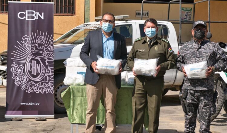 CBN dona barbijos a la Policía Departamental de Cochabamba