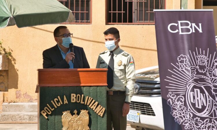 CBN dona barbijos a la Policía Departamental de Cochabamba