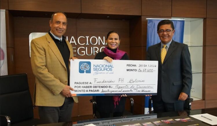 Nacional Seguros renueva convenio con la Campaña #BoliviaconAgua