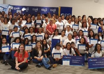 Tigo lanzará su nueva plataforma “Conectadas” para la capacitación e inclusión digital de mujeres y niñas en América Latina