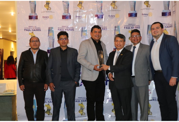 Itacamba Cemento S.A. recibe reconocimiento a la “Excelencia Empresarial” Paul Harris