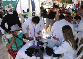 Camiri condecoró a CRE R.L. por su contribución al desarrollo de Cordillera