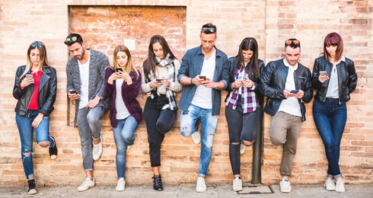 Los millennials ambicionan un futuro más sostenible, mientras que la generación Z lo prefiere igualitario