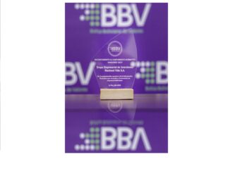 Grupo Nacional Vida recibe reconocimiento como emisor de la Bolsa Boliviana de Valores