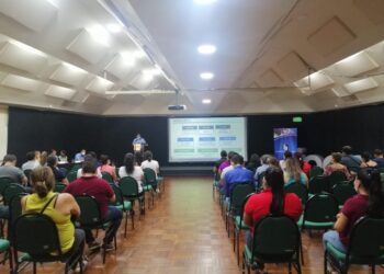 Impuestos capacita a 80 socios de Asosur y del transporte pesado, en Santa Cruz