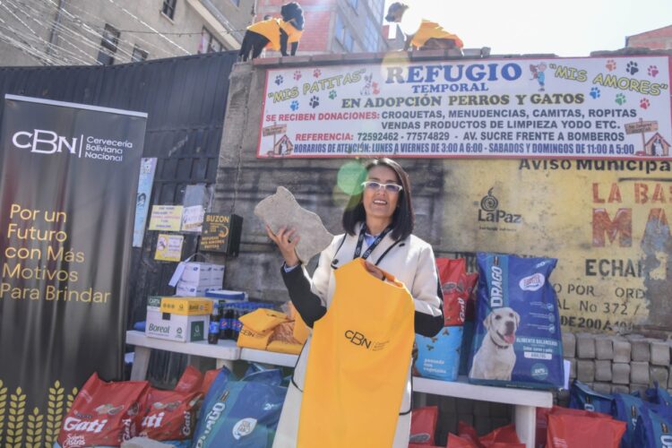 CBN dona más de 53 mil ítems para beneficiar  a siete albergues de perros y gatos en La Paz