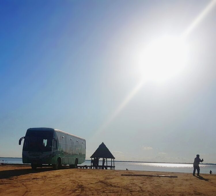 Bus del BNB lleva educación financiera a zonas rurales del país