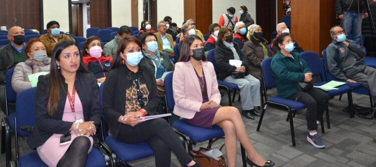 Viceministerio de Igualdad de Oportunidades entregó certificados a personas adultas mayores tras conclusión del programa de inclusión digital