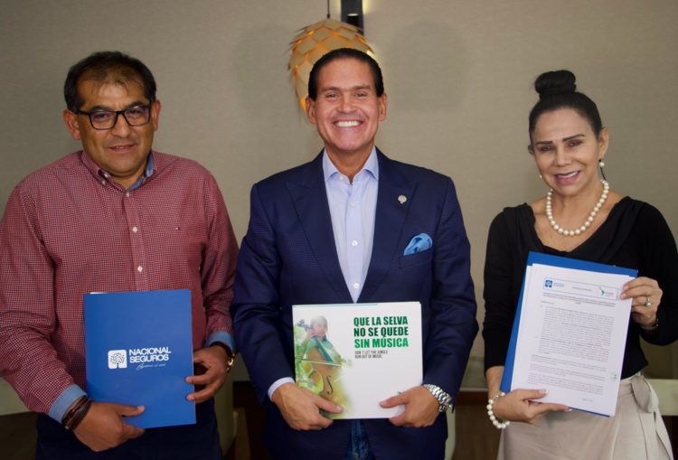 Nacional Seguros otorga pólizas contra accidentes a niños y jóvenes músicos de Santa Ana de Velasco