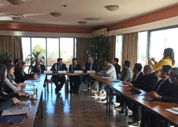 Bolivia intercambia experiencias sobre energías renovables con Uruguay