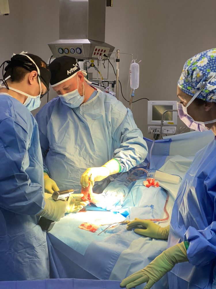 CRE inicia la campaña Arcoíris de esperanza con operaciones traumatológicas gratuitas