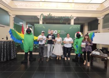 Se presenta el Plan de Acción para la Paraba Frente Roja, con el fin de salvarla de su extinción