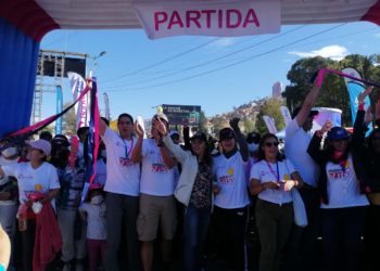 Campaña “Caminando por la Vida” a favor de niñas y niños con cáncer congregó a más de 2.000 personas en La Paz