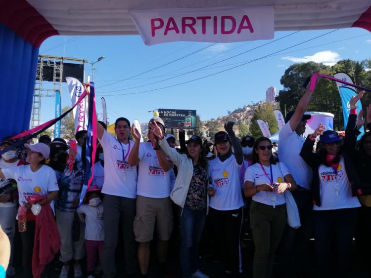 Campaña “Caminando por la Vida” a favor de niñas y niños con cáncer congregó a más de 2.000 personas en La Paz