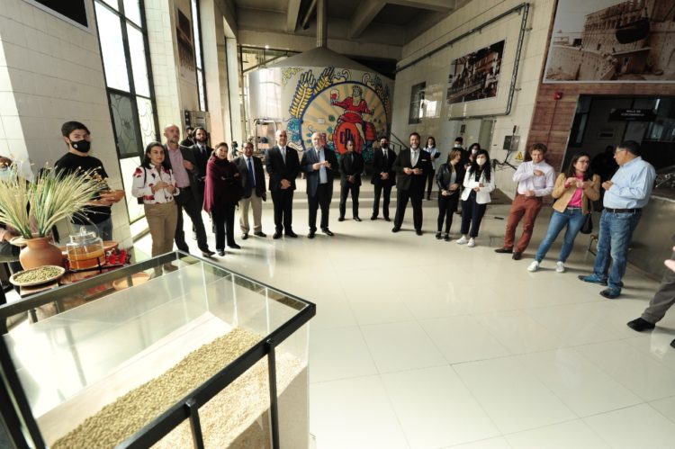 CBN recibe en su planta de La Paz al cuerpo diplomático y representantes de organismos internacionales