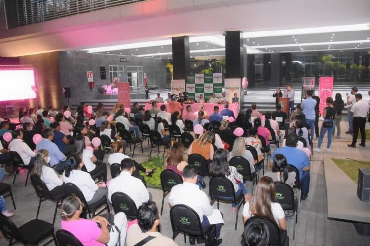 Inicia “Octubre Rosa”, la campaña para concientizar la prevención del cáncer de mama en Bolivia