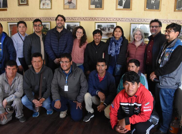 CAF comparte con autoridades de Colombia la experiencia del programa boliviano “Mi Agua”