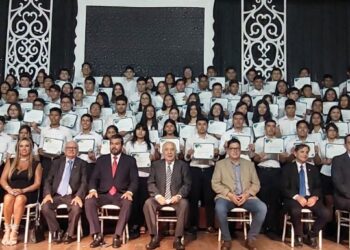 El 61% de los ganadores de las Becas CREando Valor proviene de colegios fiscales