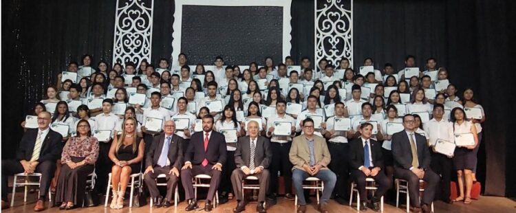 El 61% de los ganadores de las Becas CREando Valor proviene de colegios fiscales