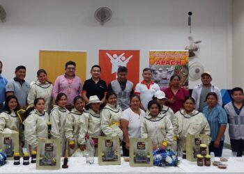Ecofuturo fortalece la capacidad productiva de mujeres Apiculturas en el Chaco