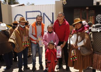 CBN a través de su marca Pepsi entrega juguetes a niñas y niños de la ciudad de El Alto