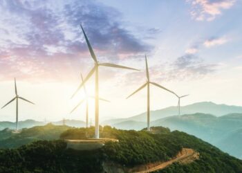 Estudio revela que la descarbonización y eficiencia son claves para combatir la crisis del sector energético