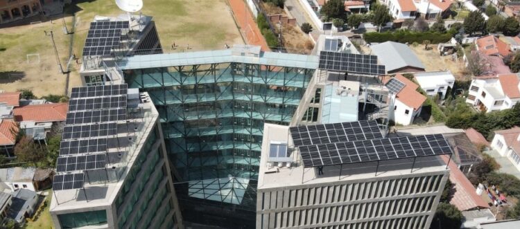 Banco Ecofuturo apuesta por la energía limpia con 116 módulos solares