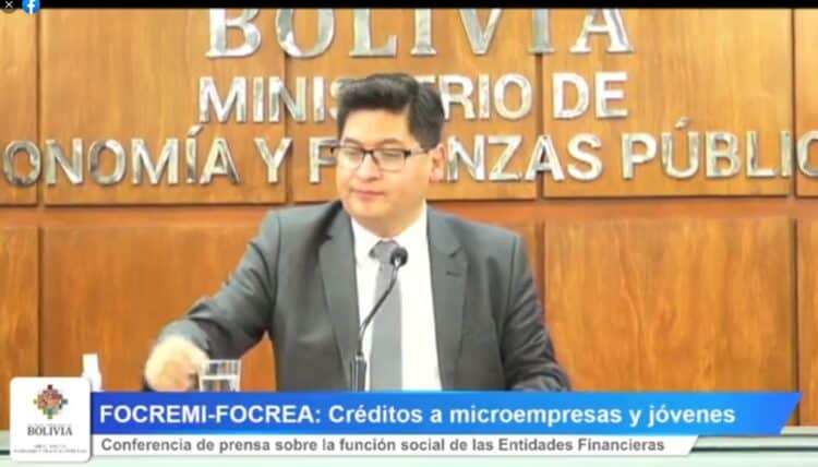 Gobierno crea dos Fondos por $us 15,76 millones con el 6 % de utilidades de la banca para apoyar a las microempresas y a los jóvenes