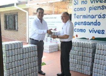 CBN dona 12 mil unidades de agua para beneficiar a la Fundación Hombres Nuevos