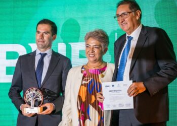Programa «Veo Veo» del Banco Nacional de Bolivia recibe reconocimiento