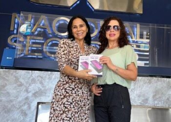 Nacional Seguros entrega tablets para ganadores de concurso “La entrevista que siempre soñé”