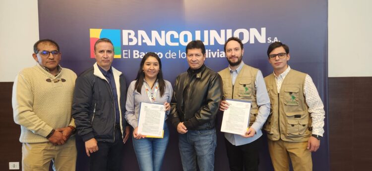 Banco Unión y Flades brindan apoyo a ocho poblaciones de la Chiquitanía con proyectos medioambientales con impacto social y económico.