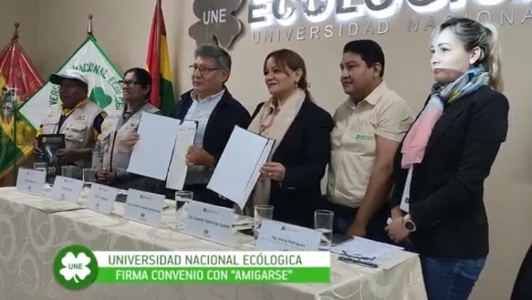 AMIGARSE y la Universidad Nacional Ecológica suscriben convenio para promover el reciclaje