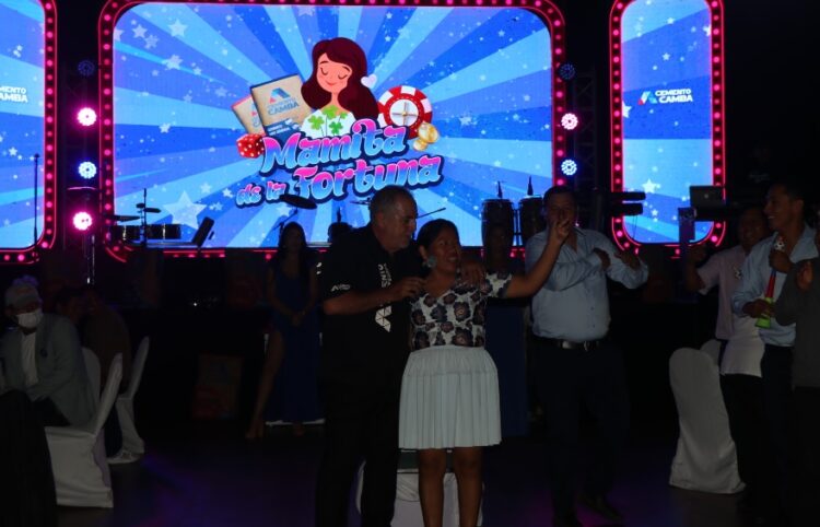 Itacamba festejó a mamás ferreteras, que son parte de su cadena de valor