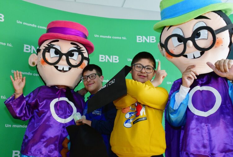 Veo Veo: el programa de salud visual del BNB en 2023 otorgó más de mil lentes a personas con discapacidad