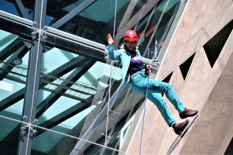 Ecofuturo junto a Ilina Arsova, escaladora del Everest, contribuyen a empoderar a mujeres deportistas