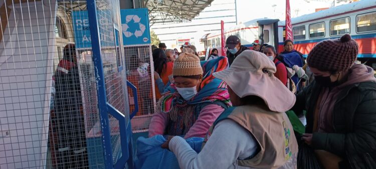 Coca-Cola realiza intercambio de empaques, una acción que promueve el reciclaje y beneficia a Recicladores