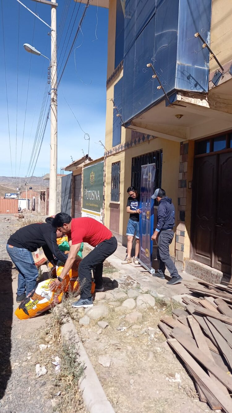 La campaña de Banco Bisa “Por los Peluditos de la Calle” llega a Potosí