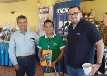 Periodistas recorren poblaciones de la Provincia Germán Busch para conocer los proyectos de RSE de Itacamba