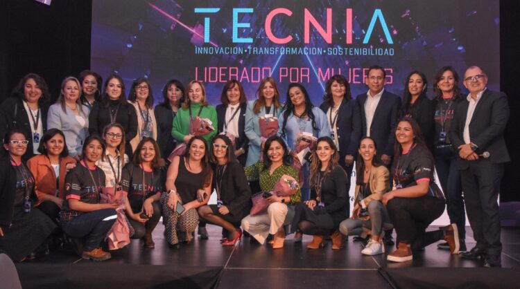 TeCNIa “Liderado por Mujeres” sobrepasó las expectativas, reunió a más de doscientas industriales bolivianas