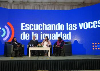UNFPA: En el mundo, las mujeres representan el 49,7% en Bolivia, según el INE, 49.8%