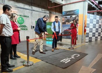 Inauguración de los Cargadores Eléctricos BYD en Santa Cruz: Un paso hacia la expansión nacional de estaciones de recarga eléctrica