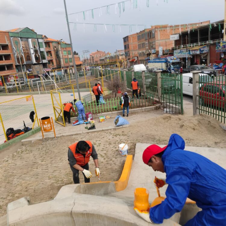 Banco Ecofuturo llega a El Alto con sus campañas de ecolimpieza y forestación