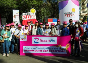Campaña “Caminando por la Vida” a favor de niñas y niños con cáncer congregó a más de 1.500 personas en Cochabamba