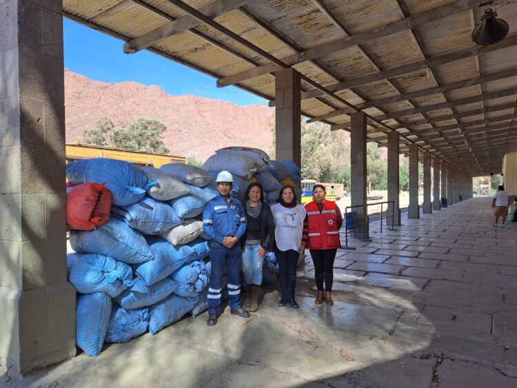 “El Tren de la Esperanza” transportó una tonelada de tapas de plástico de Tupiza a Viacha