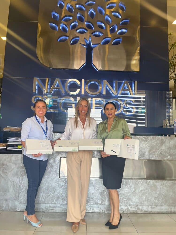 Nacional Seguros dona 60 puertos para tratamiento de niños con cáncer del Hospital Oncológico
