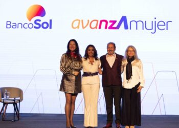 BancoSol presenta su modelo bancario inteligente en género “Avanza Mujer”