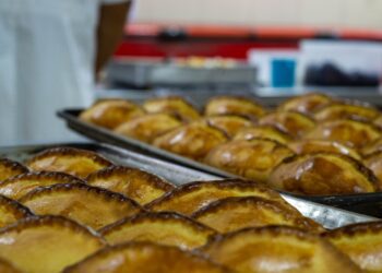 Coca-Cola Festeja el Día de la Salteña  Promoviendo el Reciclaje de Botellas Plásticas