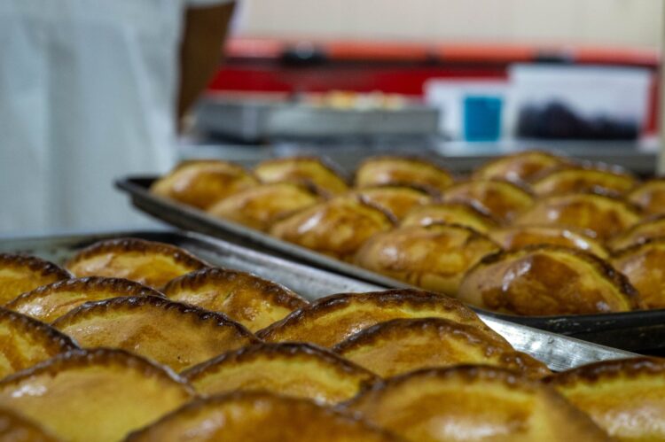 Coca-Cola Festeja el Día de la Salteña  Promoviendo el Reciclaje de Botellas Plásticas