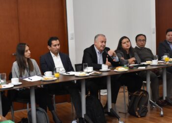 BBV y FINRURAL lideran un encuentro crucial para impulsar el mercado de valores en Bolivia